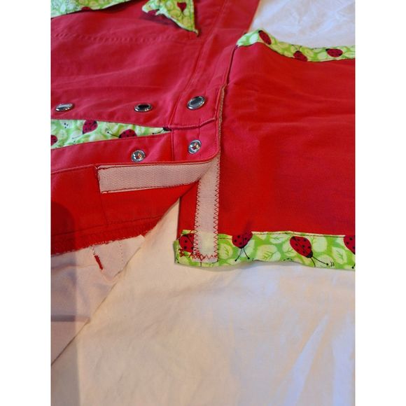 Granny's Lady Bug Bib Apron with Pockets - Picture 5 of 7